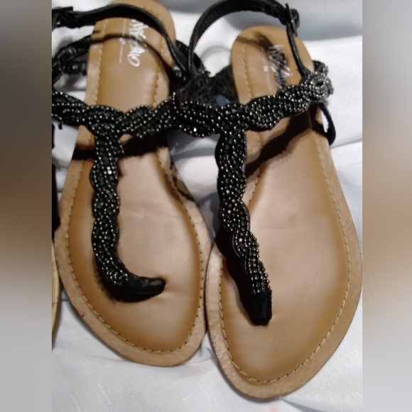 Target Lot of 2 Pair Thong Sandals Mossimo Merona - Picture 3 of 10